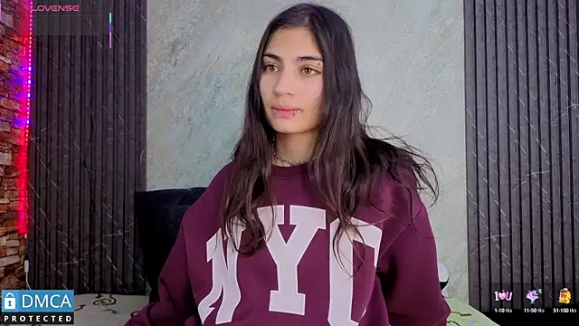 Snapshot of SolBeaumont1 chatting on 09/08/25, 07:02 SolBeaumont1 online show from 09/08/25, 07:02