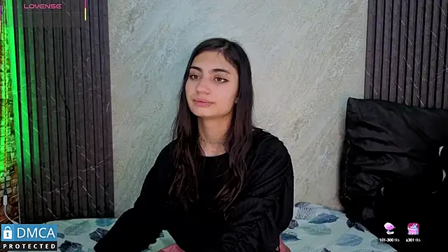 Snapshot of SolBeaumont1 chatting on 09/13/25, 12:21 SolBeaumont1 online show from 09/13/25, 12:21