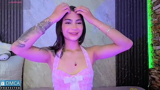 Snapshot of SolBeaumont1 chatting on 10/23/25, 07:34 SolBeaumont1 online show from 10/23/25, 07:34