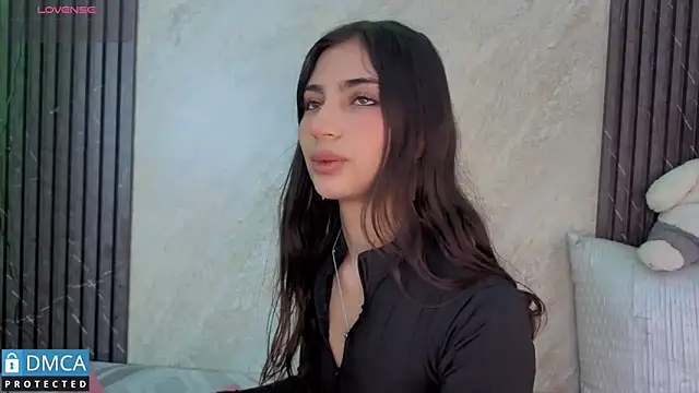 Snapshot of SolBeaumont1 chatting on 11/03/25, 05:36 SolBeaumont1 online show from 11/03/25, 05:36