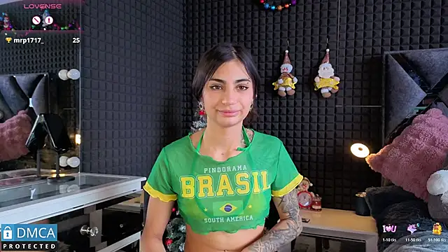 Snapshot of SolBeaumont1 chatting on 11/24/25, 07:13 SolBeaumont1 online show from 11/24/25, 07:13