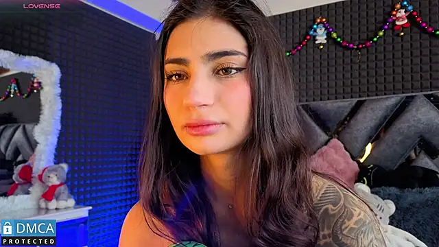 Snapshot of SolBeaumont1 chatting on 12/03/25, 07:01 SolBeaumont1 online show from 12/03/25, 07:01