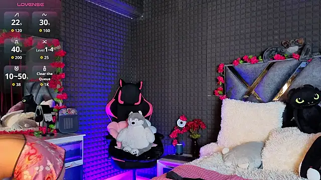 Snapshot of SolBeaumont1 chatting on 02/24/26, 07:56 SolBeaumont1 online show from 02/24/26, 07:56