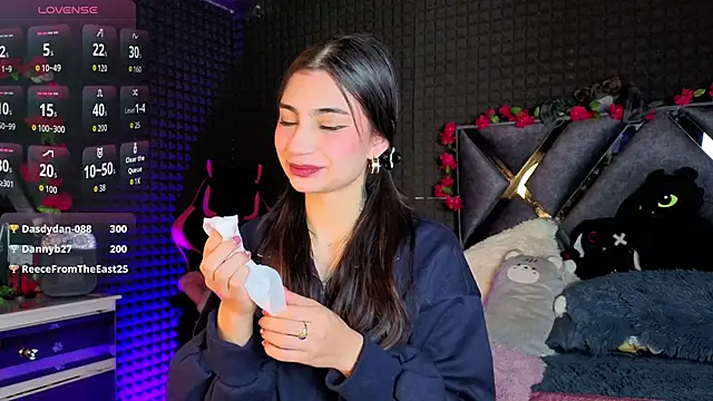 Snapshot of SolBeaumont1 chatting on 03/06/26, 10:12 SolBeaumont1 online show from 03/06/26, 10:12