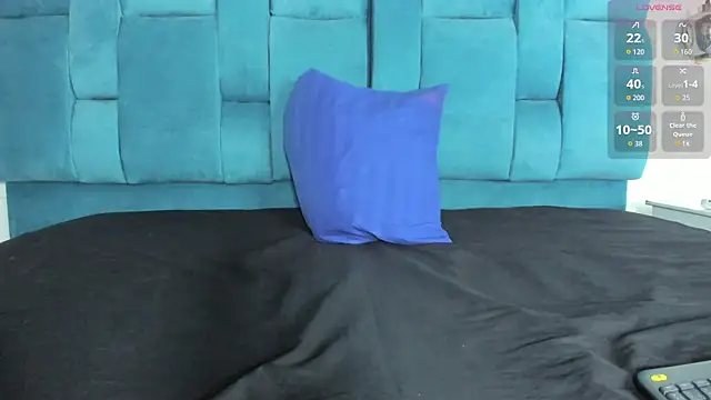 mia  fernandez online show from 06/21/26, 07:05