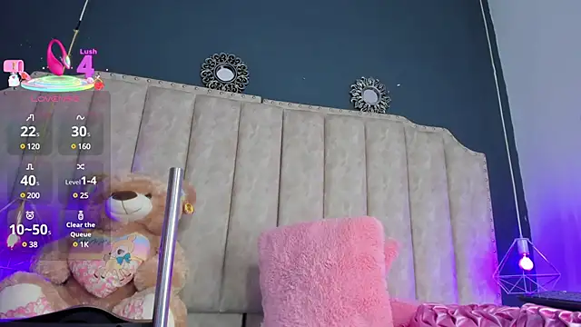 NahiaraReina online show from 03/15/25, 01:18