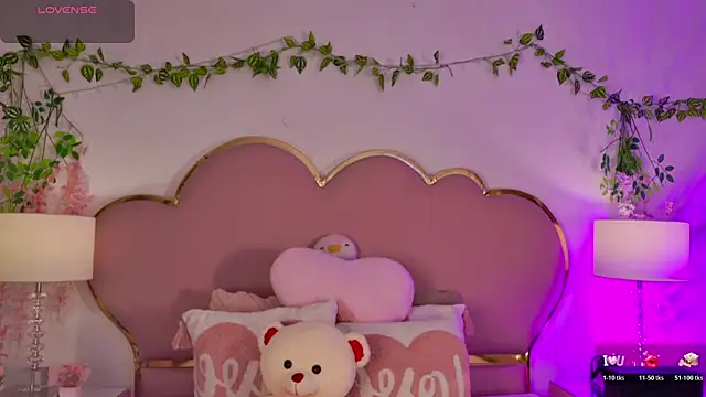 NahiaraReina online show from 06/10/26, 01:32