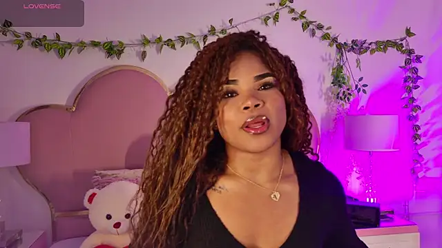 NahiaraReina online show from 06/23/26, 01:42