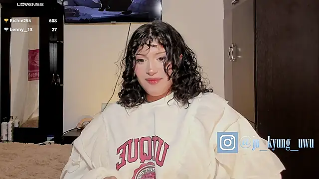 Snapshot of Ju_Kyung chatting on 12/05/24, 08:44 Ju Kyung online show from 12/05/24, 08:44