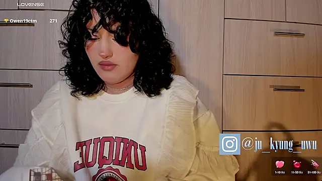 Snapshot of Ju_Kyung chatting on 01/05/25, 03:53 Ju Kyung online show from 01/05/25, 03:53