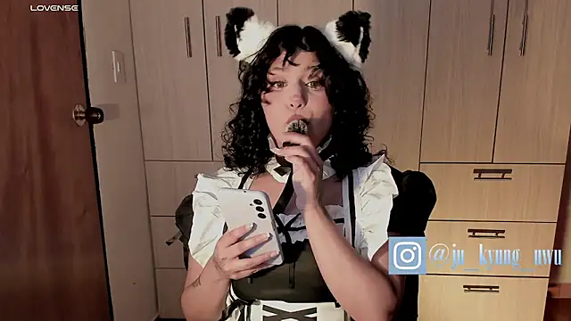 Snapshot of Ju_Kyung chatting on 01/11/25, 06:03 Ju Kyung online show from 01/11/25, 06:03