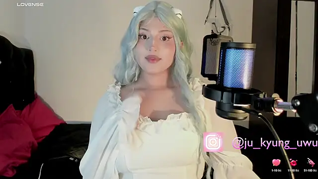 Snapshot of Ju_Kyung chatting on 03/04/25, 07:41 Ju Kyung online show from 03/04/25, 07:41