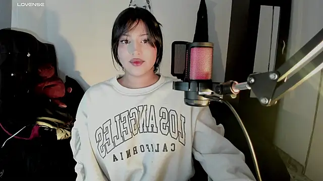 Snapshot of Ju_Kyung chatting on 03/07/25, 06:35 Ju Kyung online show from 03/07/25, 06:35