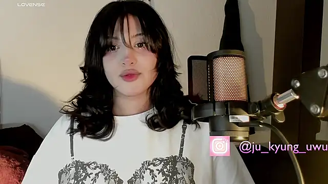 Snapshot of Ju_Kyung chatting on 03/11/25, 07:04 Ju Kyung online show from 03/11/25, 07:04