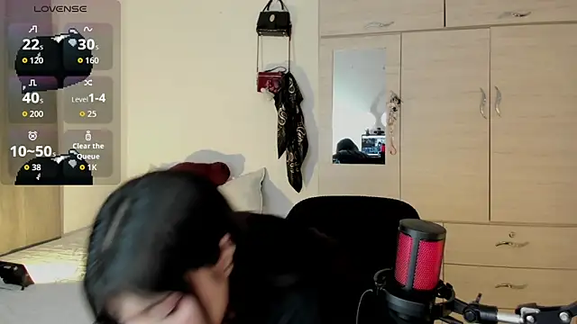 Snapshot of Ju_Kyung chatting on 10/18/25, 01:30 Ju Kyung online show from 10/18/25, 01:30