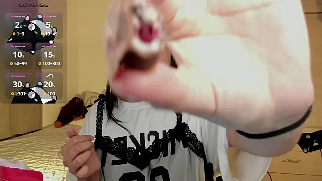 Snapshot of Ju_Kyung chatting on 10/22/25, 12:22 Ju Kyung online show from 10/22/25, 12:22