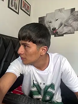 Snapshot of The__Rodriguez chatting on 03/09/26, 04:33 The Rodriguez online show from 03/09/26, 04:33