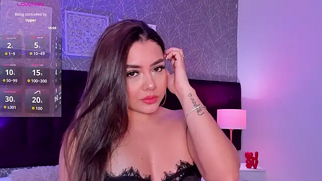 Snapshot of Emma_JJones chatting on 06/18/26, 12:42 Emma JJones online show from 06/18/26, 12:42