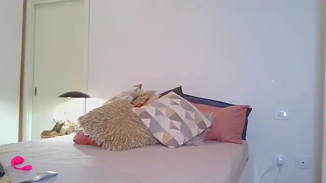 Snapshot of JuliaMartini chatting on 01/15/26, 09:47 JuliaMartini online show from 01/15/26, 09:47