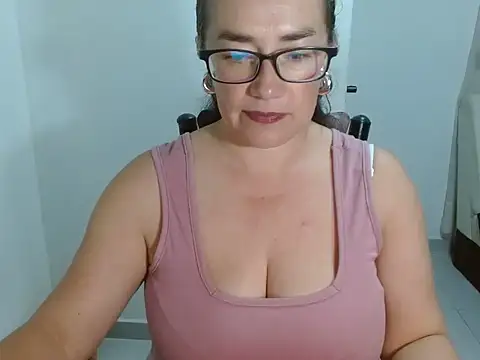 Snapshot of AllisonMillerHot chatting on 12/24/24, 09:28 AllisonMillerHot online show from 12/24/24, 09:28