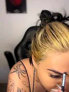 AnnikaMerliahh  online show from 11/07/25, 09:37