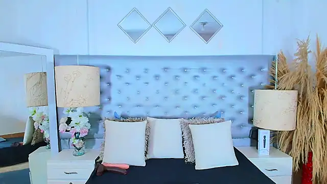 EileenBenzon online show from 02/17/26, 04:20