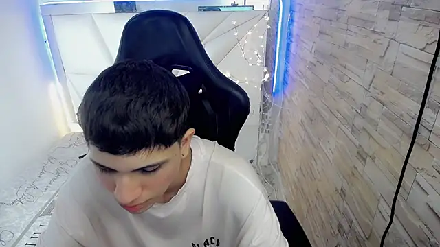 Brayan lopezz online show from 12/05/24, 02:44