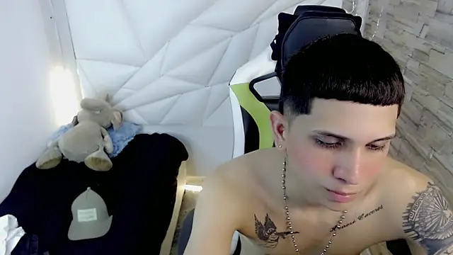 Brayan lopezz online show from 02/03/25, 03:59