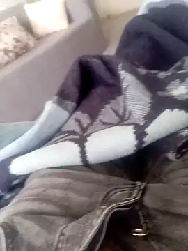 Snapshot of Atabey_65 chatting on 11/17/25, 11:27 Atabey 65 online show from 11/17/25, 11:27