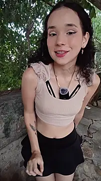sweet outdoor charm online show from 06/18/26, 04:44