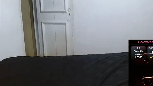 cherrydelioncourt online show from 01/05/25, 06:46