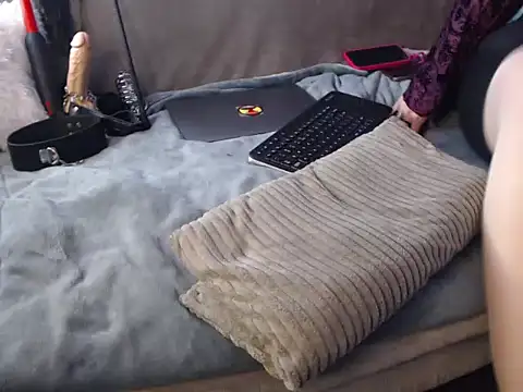 Snapshot of GoddessMonicaNylon chatting on 03/12/26, 11:00 GoddessMonicaNylon online show from 03/12/26, 11:00