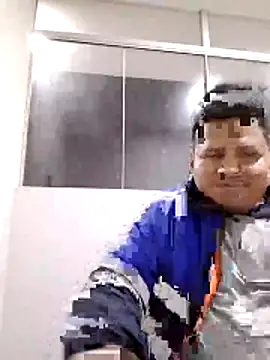 Snapshot of zeta29 chatting on 11/18/25, 02:50 zeta29 online show from 11/18/25, 02:50