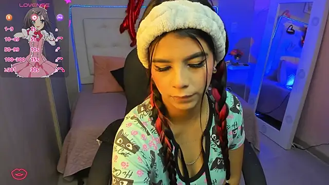 Snapshot of EMALINDA__HILSS chatting on 02/17/25, 11:55 EMALINDA HILSS online show from 02/17/25, 11:55