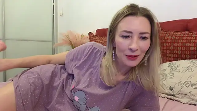 Snapshot of _Maddalena_ chatting on 03/05/25, 12:05 Maddalena online show from 03/05/25, 12:05