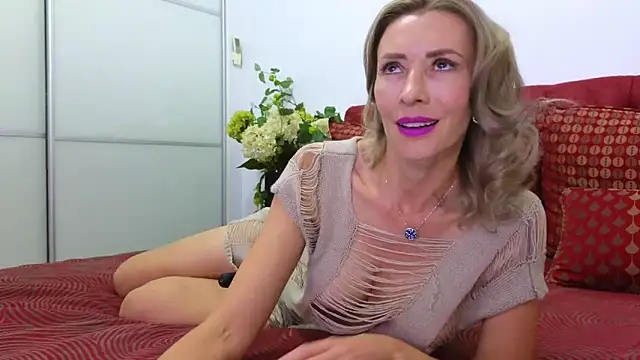 Snapshot of _Maddalena_ chatting on 09/28/25, 08:47 Maddalena online show from 09/28/25, 08:47