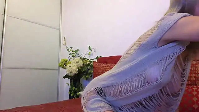 Snapshot of _Maddalena_ chatting on 10/09/25, 08:40 Maddalena online show from 10/09/25, 08:40