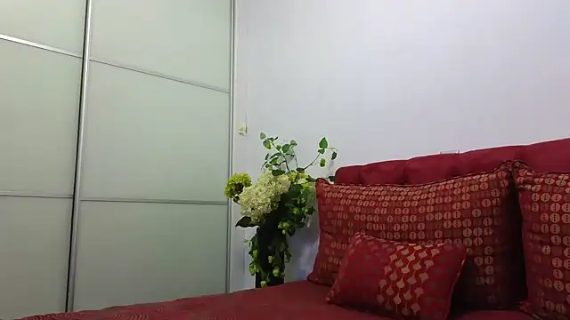 Snapshot of _Maddalena_ chatting on 10/21/25, 08:31 Maddalena online show from 10/21/25, 08:31