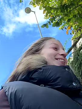 Snapshot of Hr_Frk_Olsen chatting on 10/03/25, 11:18 Hr Frk Olsen online show from 10/03/25, 11:18