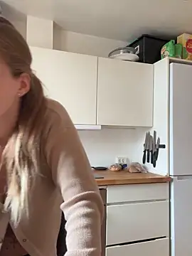 Snapshot of Hr_Frk_Olsen chatting on 10/07/25, 10:56 Hr Frk Olsen online show from 10/07/25, 10:56