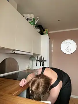 Snapshot of Hr_Frk_Olsen chatting on 10/17/25, 12:41 Hr Frk Olsen online show from 10/17/25, 12:41