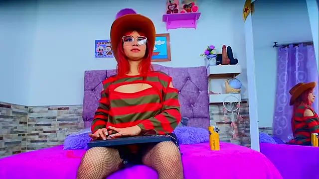 Melannytaylor online show from 10/09/25, 09:24