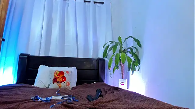 Snapshot of lanaa_paul1 chatting on 12/05/24, 04:01 lanaa paul1 online show from 12/05/24, 04:01