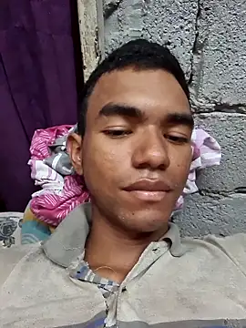 Reynold2608 online show from 11/17/25, 05:41