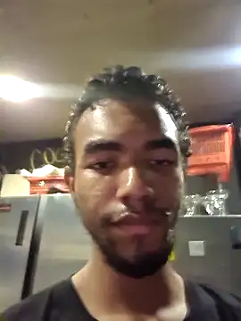 Snapshot of Reynold2608 chatting on 02/25/26, 07:56 Reynold2608 online show from 02/25/26, 07:56