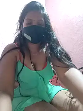 Snapshot of queensenorita chatting on 03/12/25, 07:06 queensenorita online show from 03/12/25, 07:06