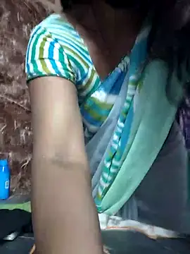 Snapshot of queensenorita chatting on 03/25/26, 06:03 queensenorita online show from 03/25/26, 06:03