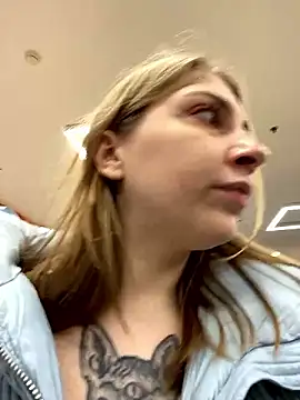 Sunny   Bunny online show from 12/05/24, 02:22