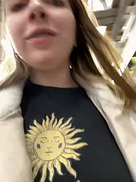 Sunny   Bunny online show from 12/28/24, 06:50