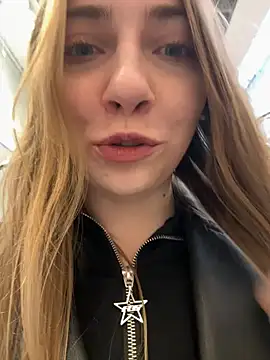 Sunny   Bunny online show from 12/02/25, 10:09